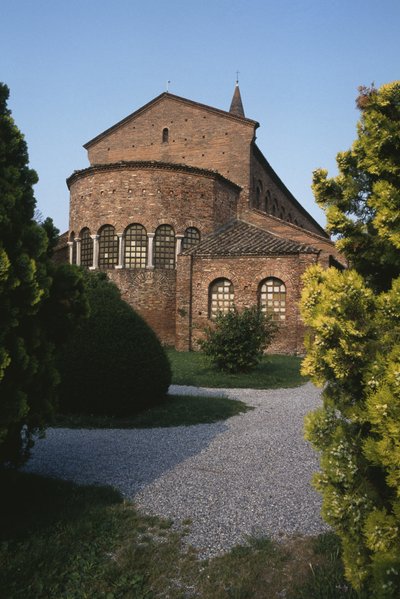A chevet külső képe alkotó: Byzantine School
