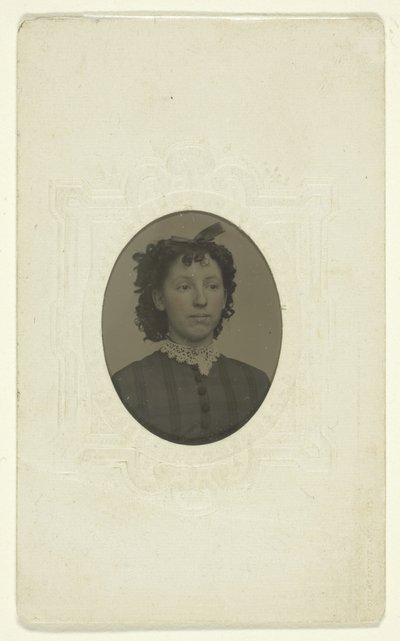 Viola Mead portréja alkotó: C. W. Mitchell