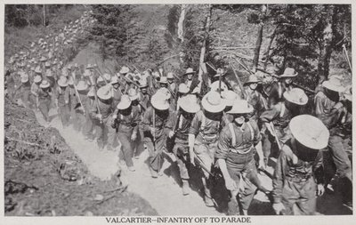 Val Cartier-gyalogság a felvonuláson 1915 (fekete-fehér fotó) alkotó: Canadian Photographer