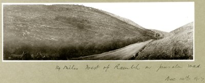 Ramlehtől 24 mérföldre nyugatra a Jeruzsálemi úton, 1917. december 14. alkotó: Capt. Arthur Rhodes