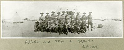 Tisztek és altisztek N.Z.M.A.A.-ban, 1917. október alkotó: Capt. Arthur Rhodes
