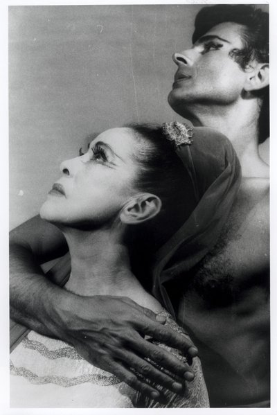 Martha Graham (1894-1991) és Bertram Ross (1920-2003) a "Visionary Recital" című előadásban, 1961. június 27. (zselatinos ezüstnyomat) alkotó: Carl Van Vechten