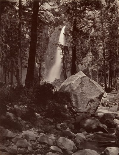 Alsó Yosemite-vízesés, 1600 láb, kb. 1872, nyomtatott kb. 1876. alkotó: Carleton E. Watkins.