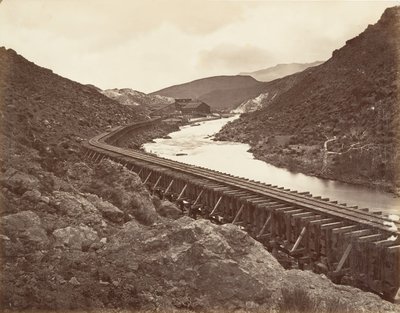Eureka Quartz Mill and Flume, Nevada, 1875, nyomtatott kb. 1876. alkotó: Carleton Emmons Watkins
