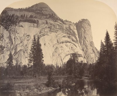 Északi kupola bal oldalon – Royal Arches – Washington oszlop, 1861, Yosemite. alkotó: Carleton Emmons Watkins