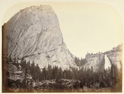 [Broderick-hegy - Nevada-vízesés - Yosemite] alkotó: Carleton Watkins
