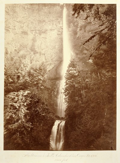 Multnomah-vízesés, Columbia folyó, Oregon, 2500 láb. alkotó: Carleton Watkins