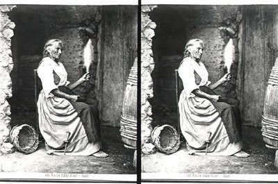Old Woman Spinning, Capri, 1865 körül (f/w fotó) alkotó: Carlo Naya