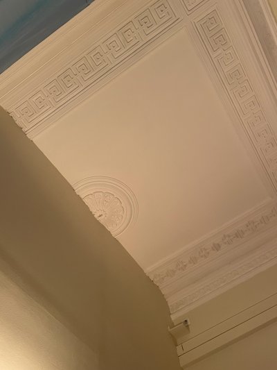 Összetétel - mennyezet, 2022 (fénykép) alkotó: Cécile Jamet