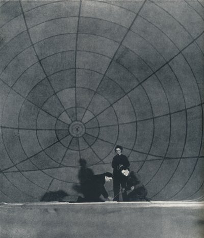 A WAAFS web léggömbön dolgozik, 1941 alkotó: Cecil Beaton