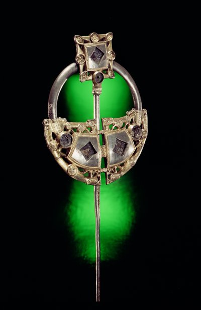 Gyűrűs bross, Ardagh Hoard, Reerasta, Limerick megye, viking kor (ezüst-aranyozott) alkotó: Celtic