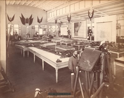 A spanyol kormány épületének belseje, a centenáriumi kiállítás spanyol részlegében alkotó: Centennial Photographic Co.
