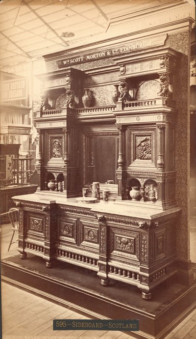 Sideboard, Scott Morton & Co, az "Art and I"-hez. alkotó: Centennial Photographic Co.