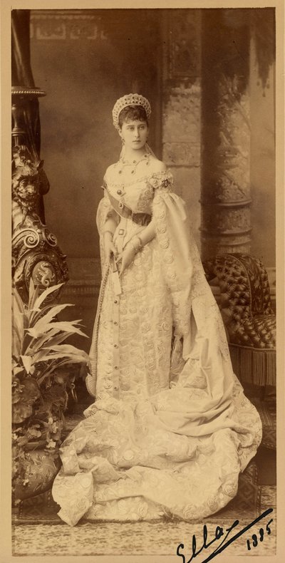 Erzsébet Fiodorovna de Russie (Elisabeth de Hesse Darmstadt) (1864-1918) - Erzsébet Fjodorovna nagyhercegnő (1864-1918), Erzsébet hesseni és rajnai hercegnő portréja, Bergamasco, Károly (Karl) (1830-18) portréja. Ezüst zselatin fotózás alkotó: Charles Bergamasco