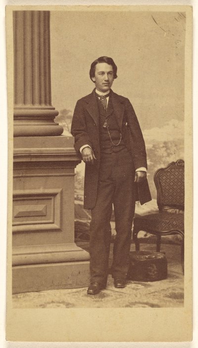 [Azonosítatlan fiatalember, áll] alkotó: Charles DeForest Fredricks