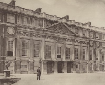 Hampton Court Palace, a Keleti Front alkotó: Charles Latham