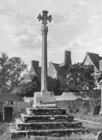 A terem a templomkertből alkotó: Charles Latham