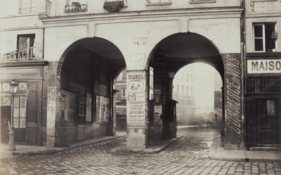 Les Deux-Portes. Kilátás a Rue des Innocents felől a Rue de la Ferronnerie irányába. alkotó: Charles Marville