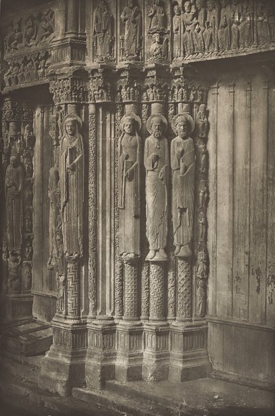 Chartres-i katedrális. A királyi portál jobb ajtaja, West Side, XII. század alkotó: Charles Nègre