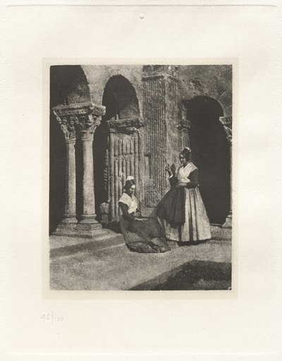 II. tábla – Két Arlesienne az arles-i Saint-Trophime kolostorban (II. tábla – Két Arlesienne az Arles-i Saint-Trophime kolostorban) alkotó: Charles Nègre, André Jammes