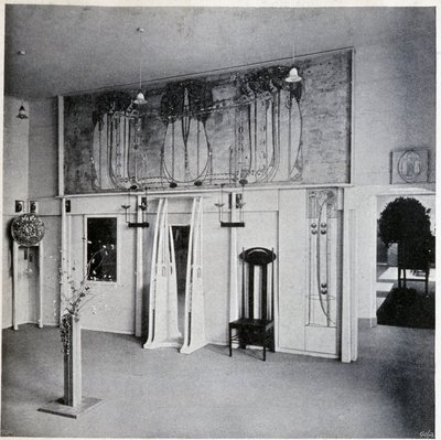 Egy bécsi dekoratív művészeti szalon belső képe, 1900 körül (Charles Rennie és Margaret MacDonald Mackintosh dekorációja és bútorai) alkotó: Charles Rennie Mackintosh