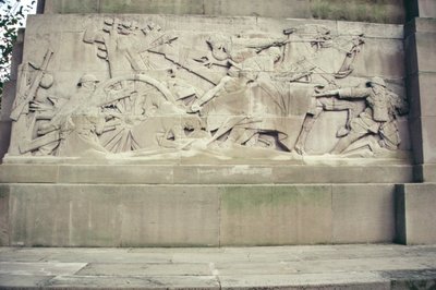 Részlet a Királyi Tüzérségi Emlékműből 1914-18, 1925 (Portland kő) alkotó: Charles Sergeant Jagger