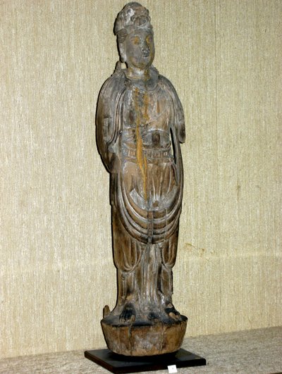 Kouan-yin, az együttérzés bodhiszattva, Song-dinasztia (960-1276) (festett fa) alkotó: Chinese School