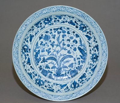 Nagy tál, 14. század vége (porcelán) alkotó: Chinese School