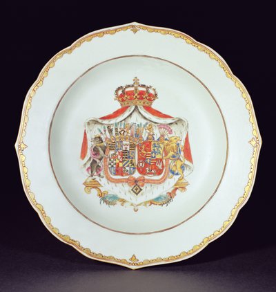 Aranyozott és zománcozott levestányér Christian Auguste, Anhalt-Zerbst hercege (1690-1747) és Holstein-Gottorp Johanna Erzsébet (1712-60), Nagy Katalin szülei karjaival. alkotó: Chinese School