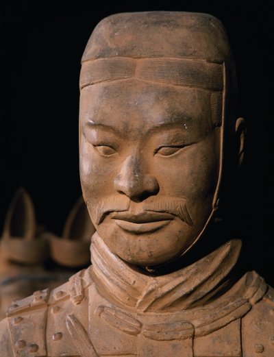 A terrakotta hadsereg harcosa, Qin Shi Huang császár mauzóleuma, ie 3. század (fotó) alkotó: Chinese School