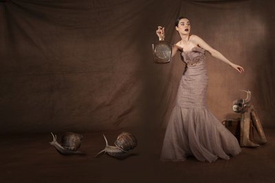 Elegáns nő csigákkal alkotó: Christine von Diepenbroek