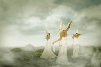 Ethereal Mist – Női kollekció alkotó: Christine von Diepenbroek