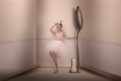 Óriás kanálos balerina alkotó: Christine von Diepenbroek