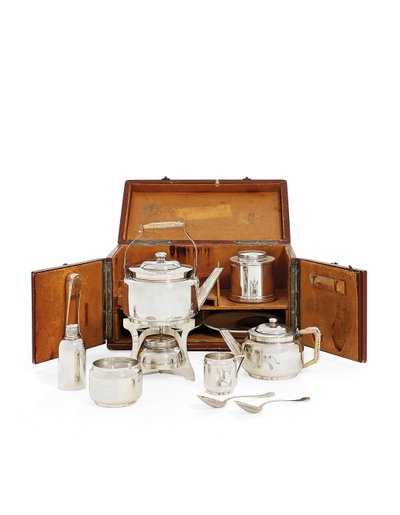 Piknikkészlet, Boulanger jele, Párizs, 19. század vége (ezüst és bőr) alkotó: Christopher (after) Dresser