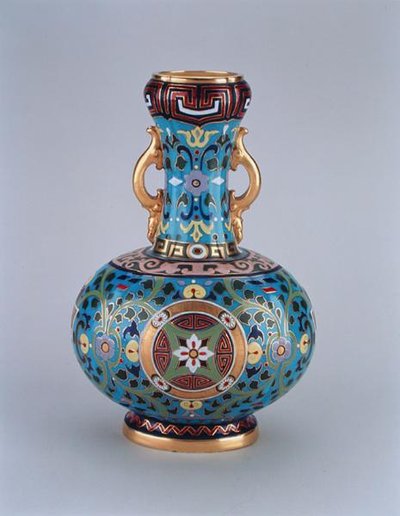 Cloisonne utánzattal díszített próbaváza, Minton & Co, 1870 körül (porcelán) alkotó: Christopher Dresser