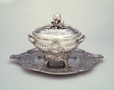 Tureen állványon alkotó: Claude-Hyacinthe-Nicolas Souchet