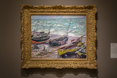 Horgászcsónakok Étretatban alkotó: Claude Monet