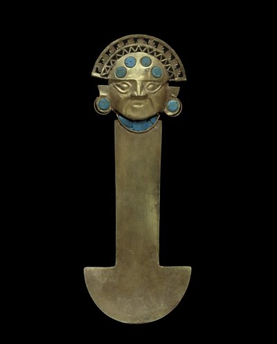 Tumi kés, i.sz. 800-1375 (kalapált, hajszolt és filigrán arany türkiz berakással) alkotó: Culture Sicán