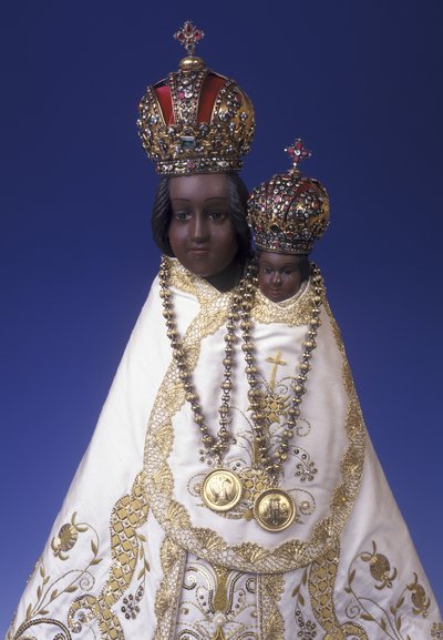 Svatá Hora-i Szűz Mária szobra (fa, fém és szövet) alkotó: Czech School