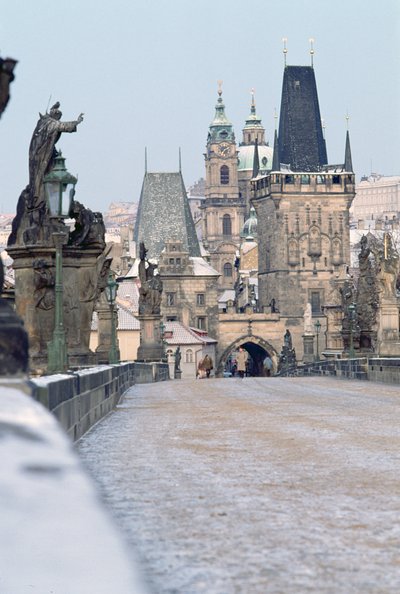 Kilátás az 1367-ben épült Károly-hídra alkotó: Czech School