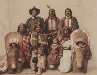 Severo utei főnök és családja, c. 1885, megjelent 1899. Alkotók: Detroit Photography Company, Charles A. Nast. alkotó: Detroit Photographic Company, Charles A. Nast