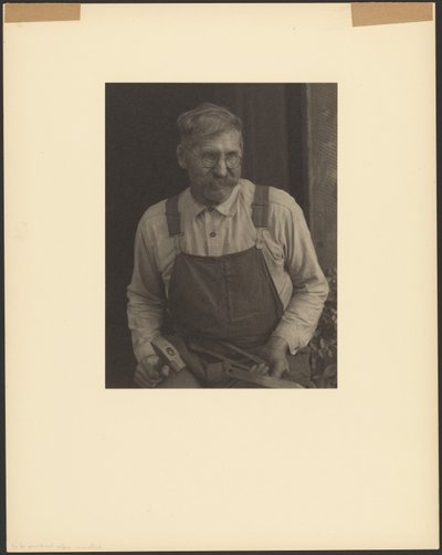 [James Duff, A Fiddler, Hazard, Kentucky, Holding Tools] alkotó: Doris Ulmann