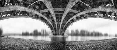 Acélhíd tükröződése alkotó: EM-Photographies