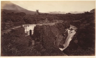 A Michatoya-vízesés - Palin, Guatemala alkotó: Eadweard Muybridge