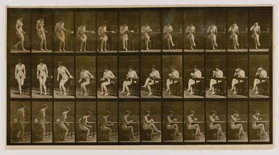 Ülő nő, keresztbe tett lábakkal, teáscsészéből iszik, az Animal Locomotion című könyvből. alkotó: Eadweard Muybridge