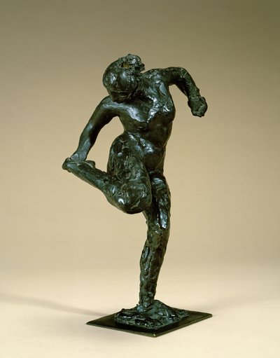 Táncosnő tartja a lábát, 1900-1910 körül (bronz) alkotó: Edgar Degas
