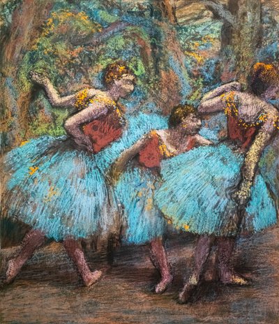 Három táncos (kék szoknya, piros fűző). 1903 körül. Papírragasztón pasztell kartonon. alkotó: Edgar Degas