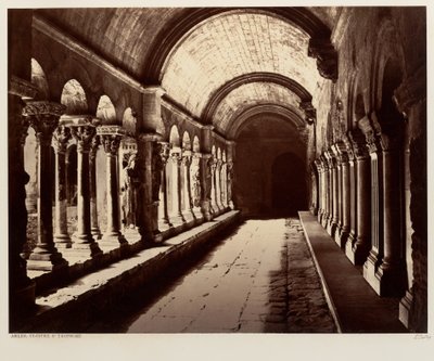 Arles, a Saint-Trophime kerengője alkotó: Édouard Baldus