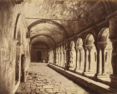 Arles. A Saint-Trophime kolostor kerengője alkotó: Édouard Baldus