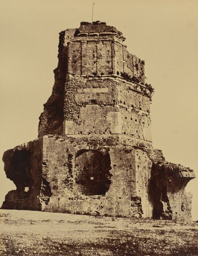 Nîmes. Tour Magne alkotó: Édouard Baldus